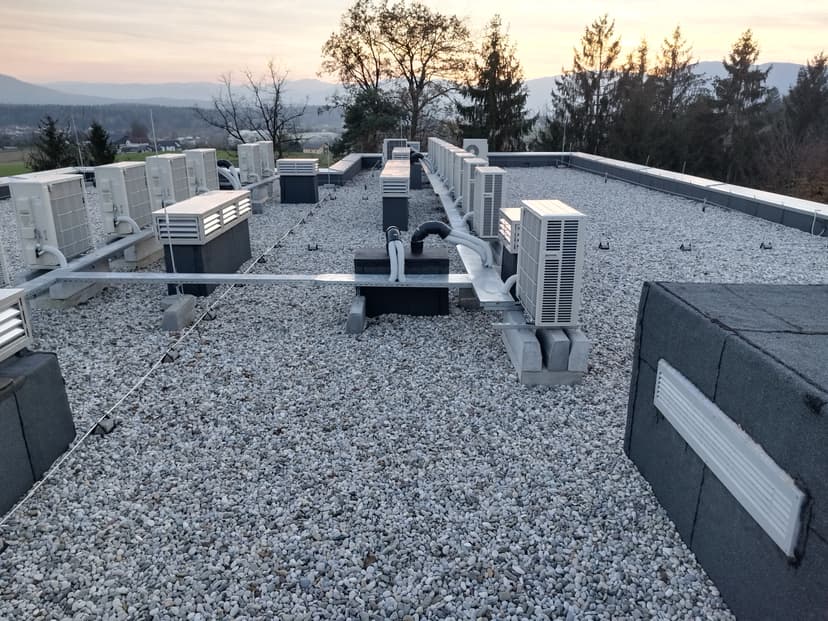 Napeljava za prezračevalne sisteme